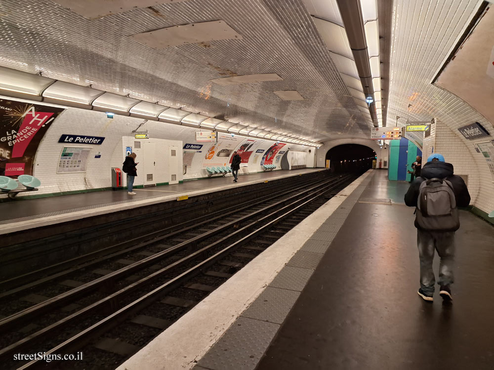 Paris - The metro in person - Le Peletier station  - Le Peletier, 1 Rue de la Victoire, 75009 Paris, France