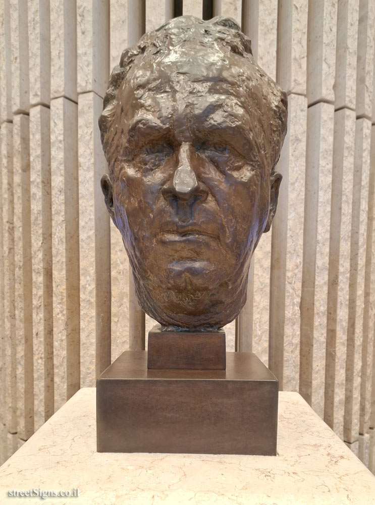 Ben Gurion Airport - Bust of Yitzhak Rabin - Ben Gurion Airport, 7015001, Israel