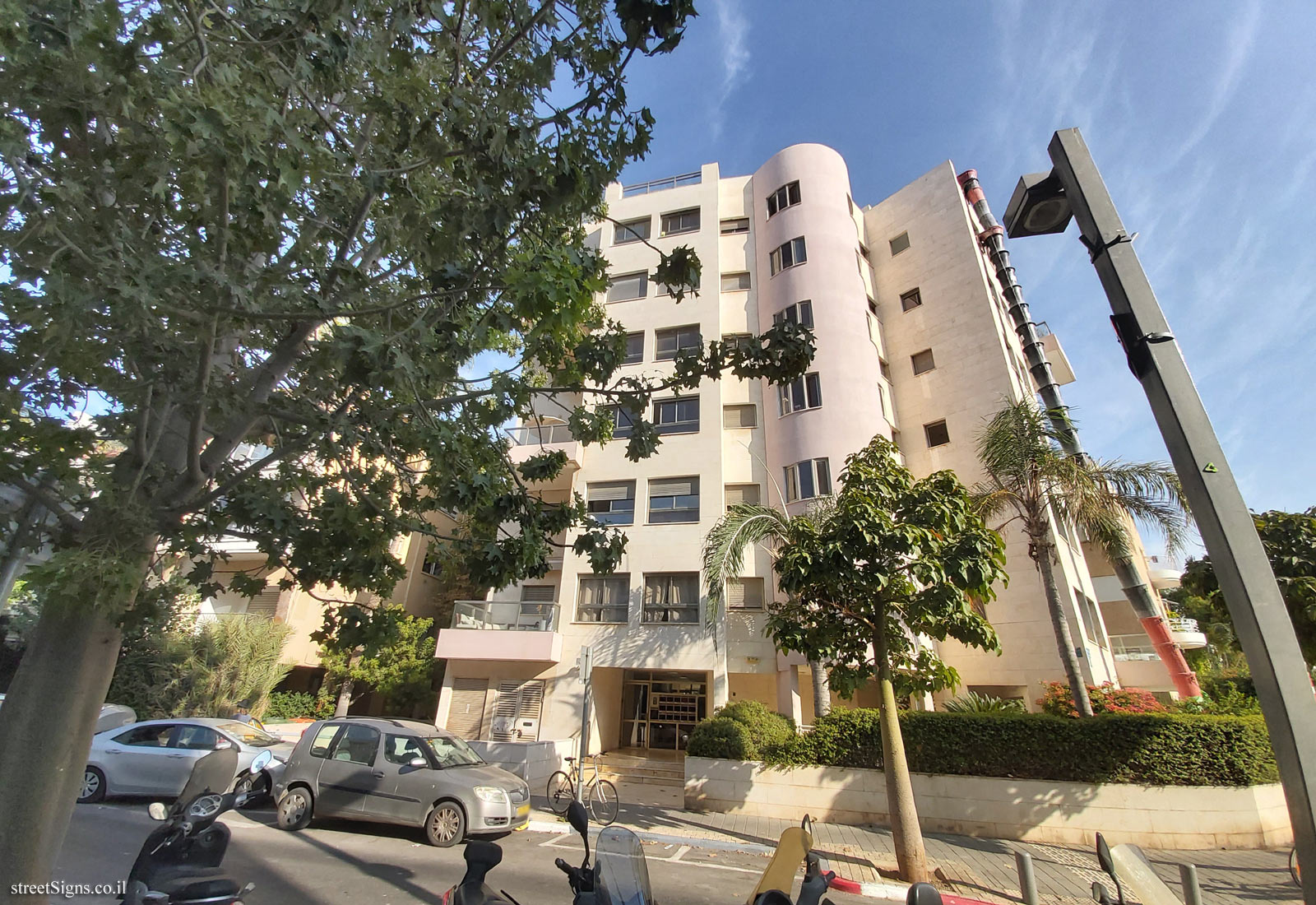 The house of Asher Barash - Mendele Mokher Sfarim St 15, Tel Aviv-Yafo, Israel
