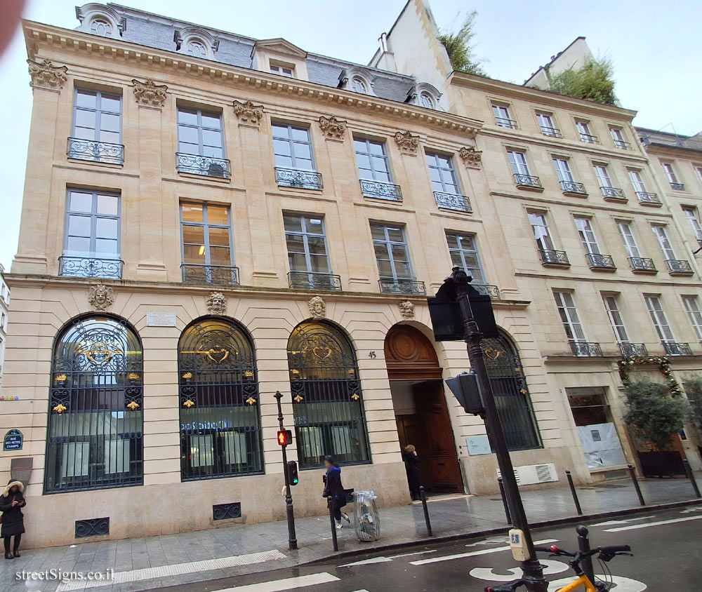 Paris - History of Paris - Hôtel Lully - 45 Rue des Petits Champs, 75001 Paris, France