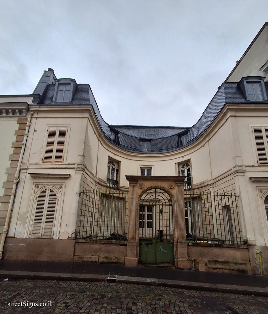Paris - History of Paris - The house of Miss Duchesnois - 3 Rue de la Tour des Dames, 75009 Paris, France