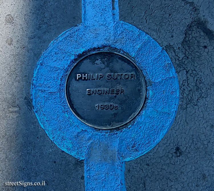 London - Tower Bridge London - The Blue Line of Fame - PHILIP SUTOR - Engineer