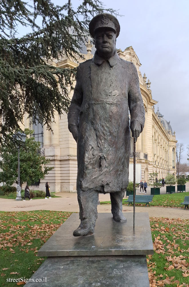 Paris - the statue of Sir Winston Churchill - 13 Av. Winston Churchill, 75008 Paris, France