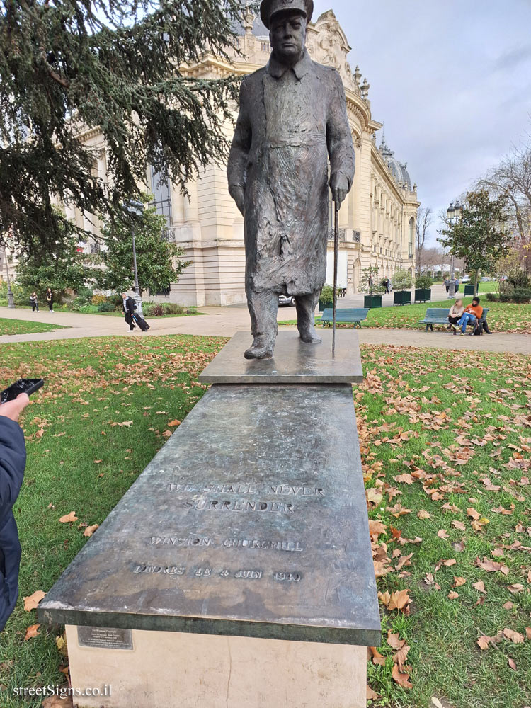 Paris - the statue of Sir Winston Churchill - 13 Av. Winston Churchill, 75008 Paris, France