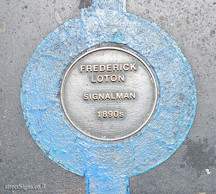 London - Tower Bridge London - The Blue Line of Fame - Frederick Loton - Signalman