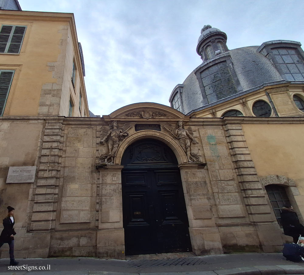 Paris - History of Paris - Brotherhood of Surgeons - 5 Rue de l’École de Médecine, 75006 Paris, France