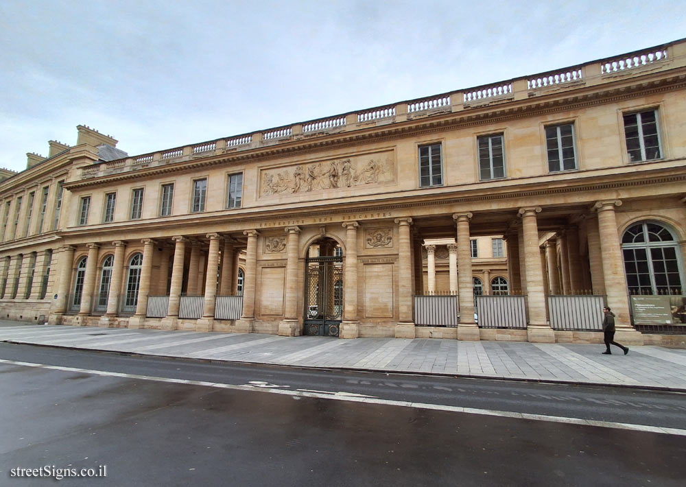 Paris - History of Paris - Faculty of Medicine - 12 Rue de l’École de Médecine, 75006 Paris, France