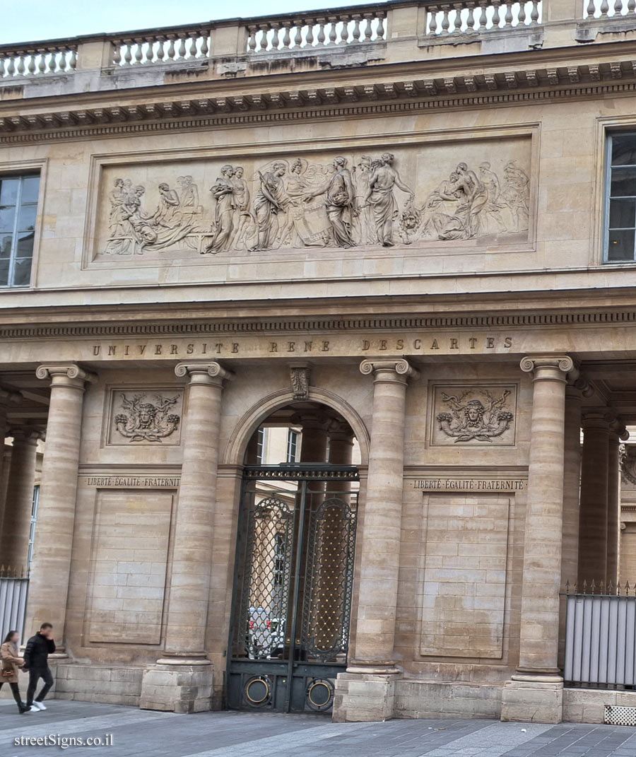 Paris - History of Paris - Faculty of Medicine - 12 Rue de l’École de Médecine, 75006 Paris, France