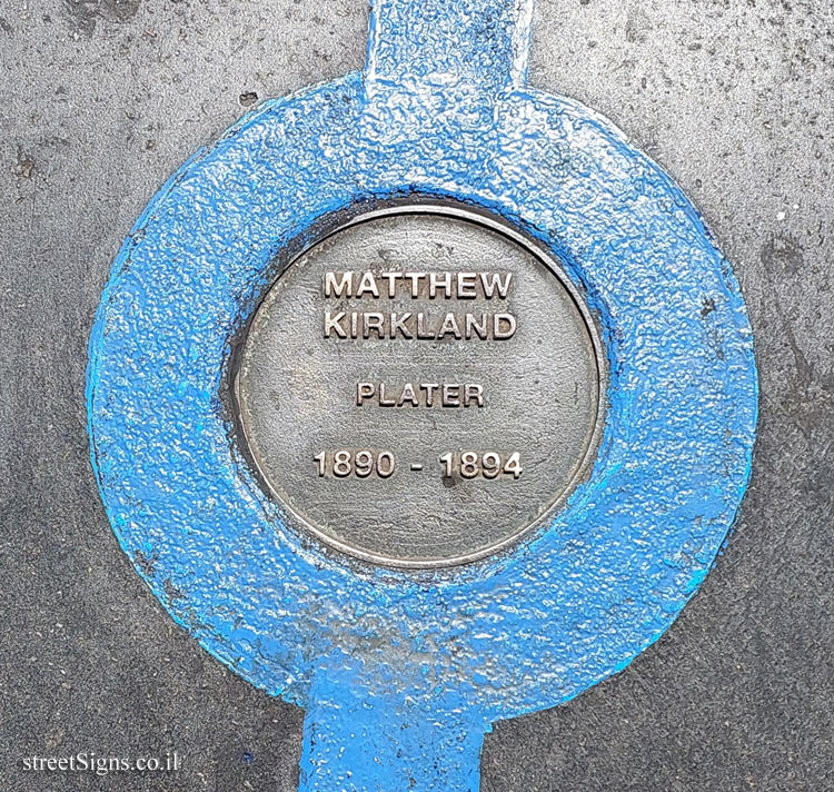 London - Tower Bridge London - The Blue Line of Fame -Matthew Kirkland - Plater
