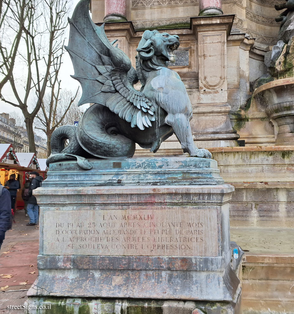 Paris - Fontaine Saint-Michel - Chimera - Fontaine Saint-Michel, Pl. Saint-Michel, 75005 Paris, France