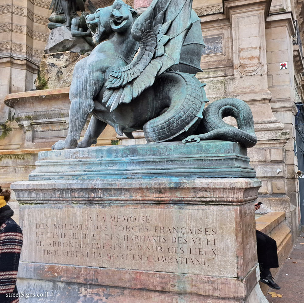 Paris - Fontaine Saint-Michel - Chimera - Fontaine Saint-Michel, Pl. Saint-Michel, 75005 Paris, France