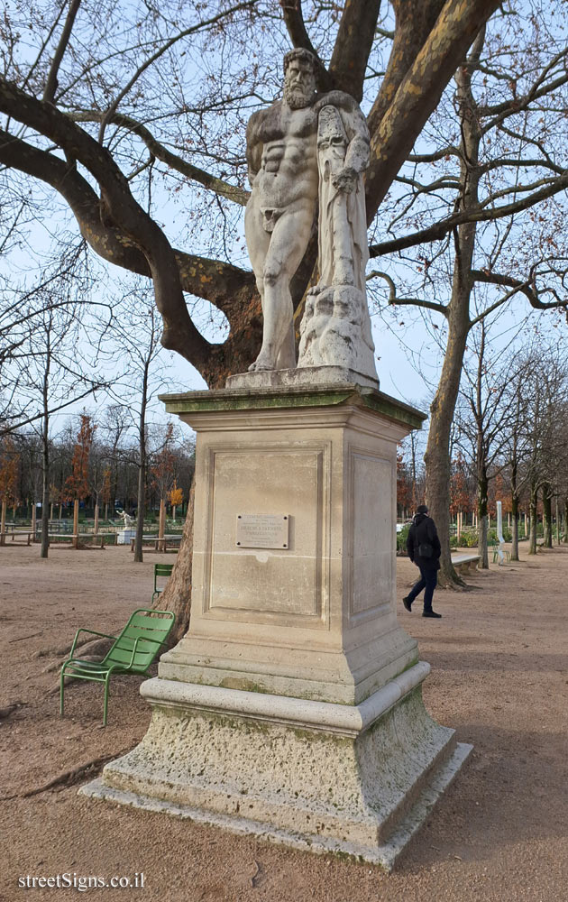 Paris - Tuileries Gardens - "Farnese Hercules" outdoor sculpture by Giovanni Comino - Louvre - Tuileries, Paris, France