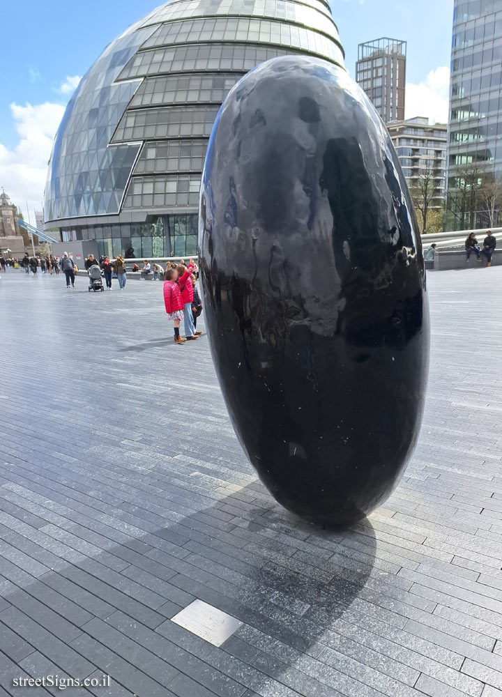 London - "Full Stop Slipstream" outdoor sculpture by Fiona Banner - 2A More London Pl, London SE1 2DB, UK