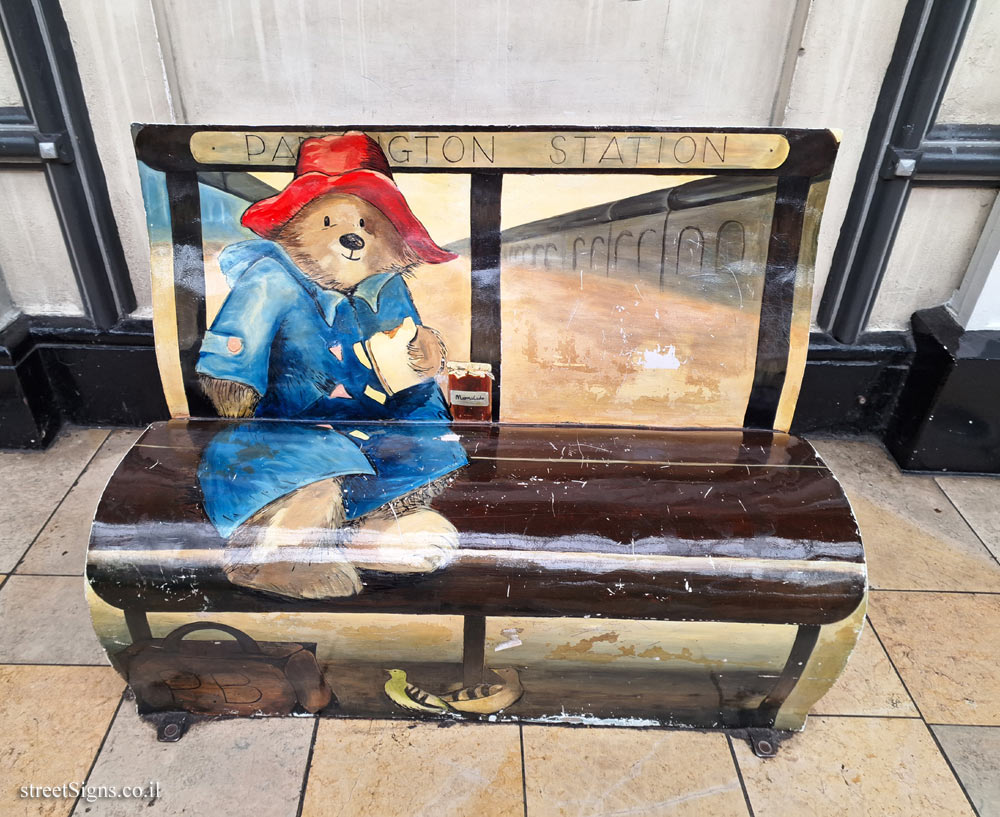 London - Paddington Railway Station - Paddington Bear - 19 Eastbourne Terrace, London W2 6LG, UK