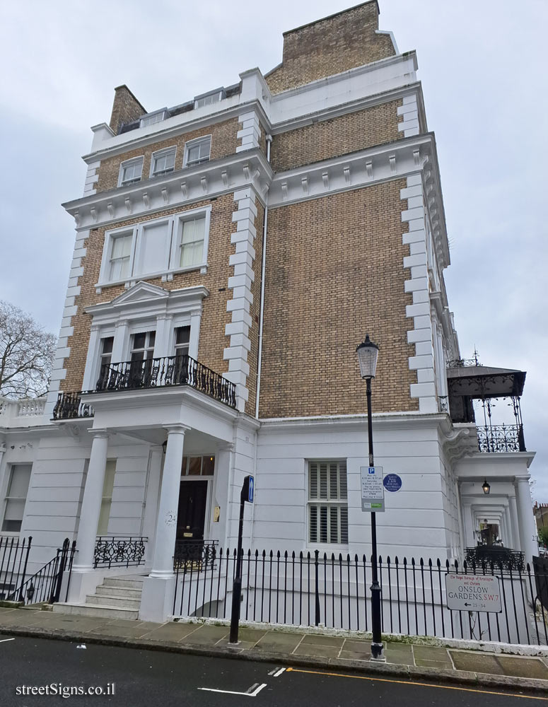 London - A commemorative plaque in the house where the Prime Minister Andrew Bonar Law lived - 24 Onslow Gardens, South Kensington, London SW7 3AL, UK