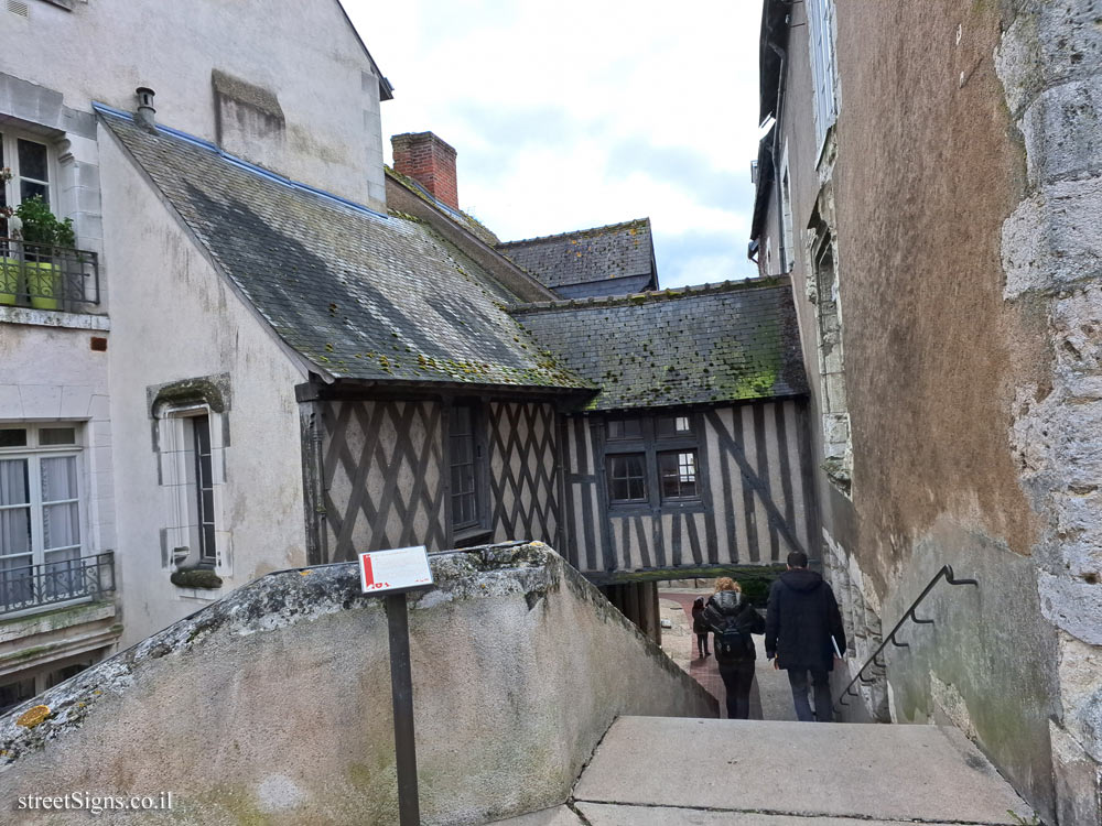 Blois - Villebresme House - 10 Pl. Saint-Louis, 41000 Blois, France