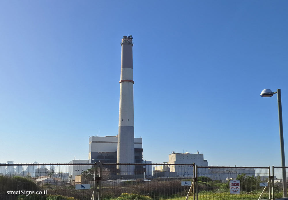 Tel Aviv - Reading Beach Park - The power station and the airport - HaTayelet 1, Tel Aviv-Yafo, Israel