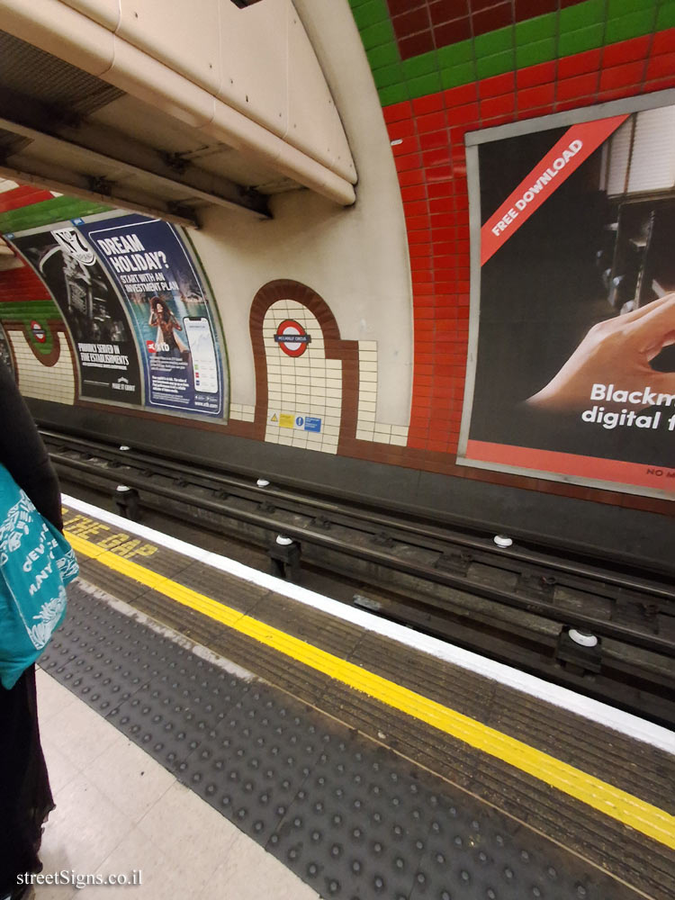 London - Piccadilly Circus Subway Station - Interior of the station