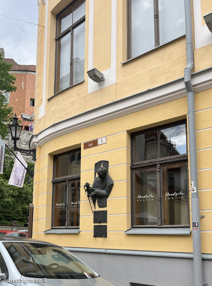 Tallinn - commemorative plaque to Ferdinand Veike, founder of the National Puppet Theatre - Lai 1, 10133 Tallinn, Estonia