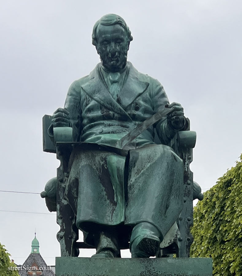 Copenhagen - commemorative statue of the composer Johan Peter Emilius Hartmann - Sankt Annæ Pl. 11C, 1250 København K, Denmark