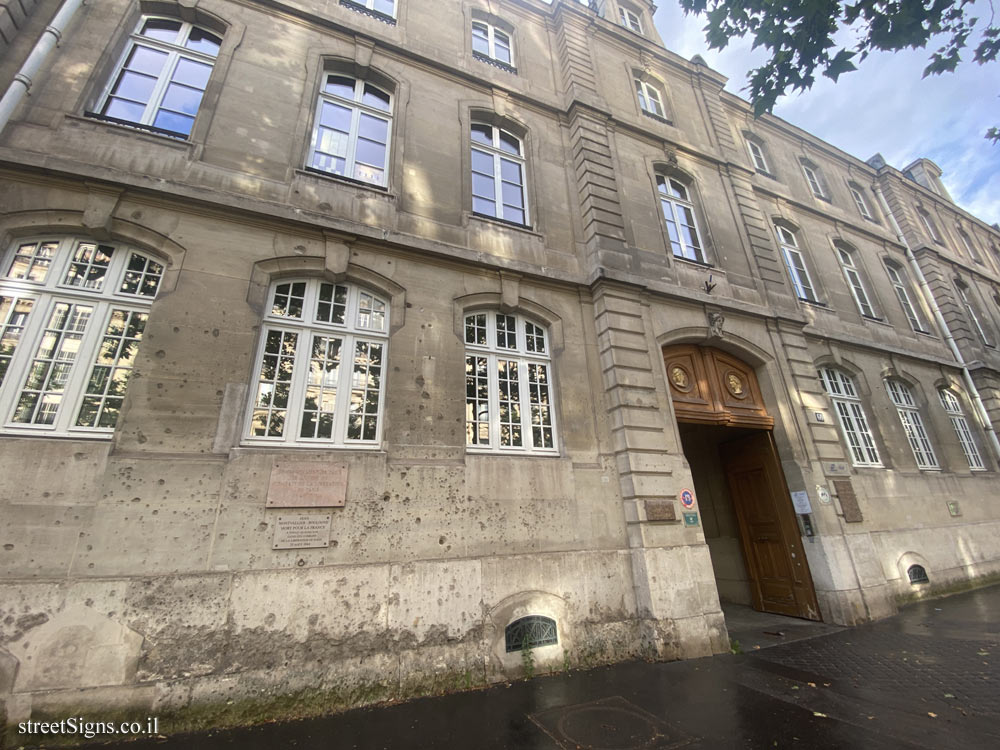 Paris - Commemorative plaques for the World Wars at the National Higher School of Mines - 60 Bd Saint-Michel, 75006 Paris, France