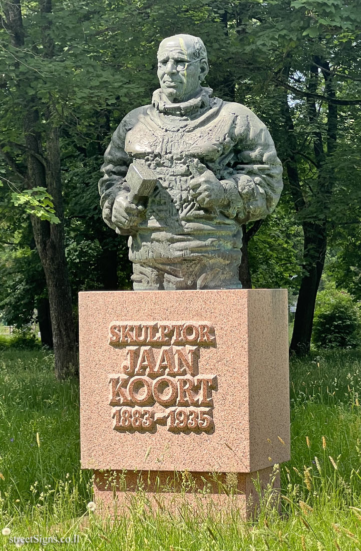 Tallinn - commemorative statue of the Estonian sculptor Jaan Koort - Kadriorg, Tallinn, Estonia