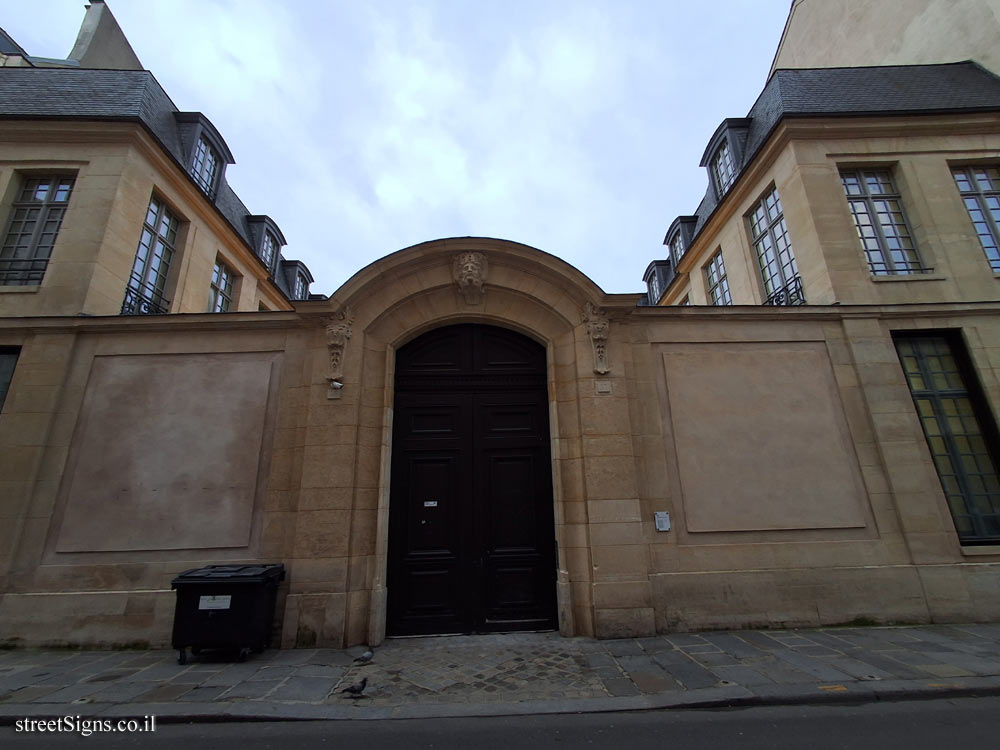 Paris - Gardens - Garden of Roses-Joseph-Migneret - 35 - 37 Rue des Francs Bourgeois, 75004 Paris, France