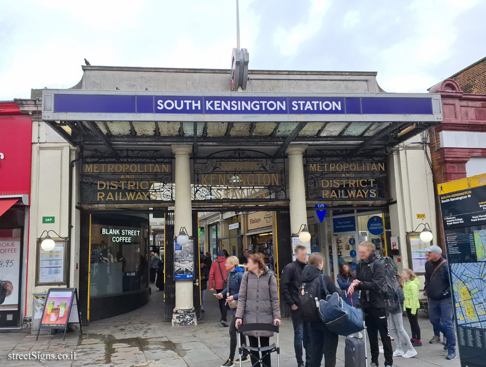 London - South Kensington Underground Station - 9 Pelham St, South Kensington, London SW7 2ND, UK