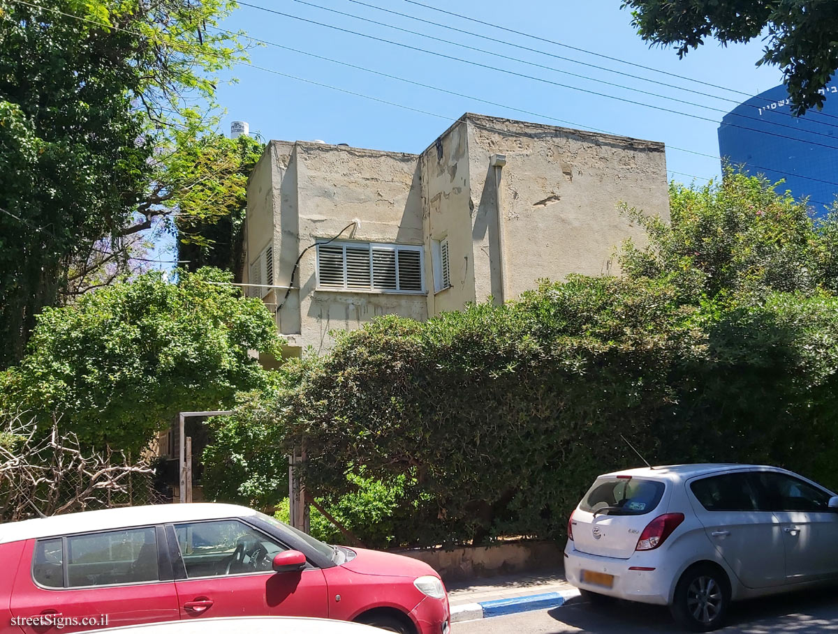 A commemorative plaque at Berl Katznelson’s residence - Maze St 65, Tel Aviv-Yafo, Israel