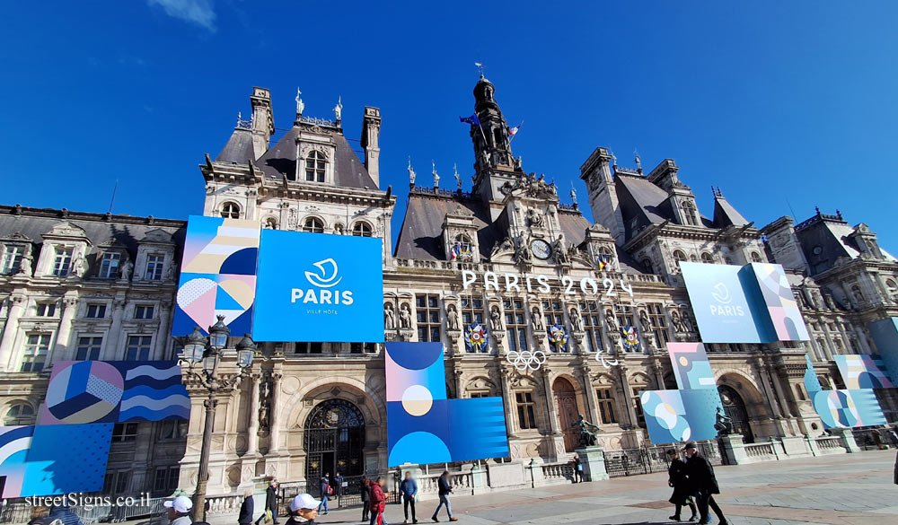 Paris - Hôtel de Ville is "getting ready" for the Paris 2024 Olympics - Parvis de l’hôtel de ville, 75004 Paris, France