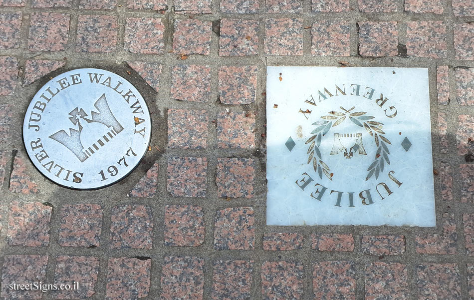 Silver Jubilee Walkway and the Jubilee Greenway - Upper Ground, London SE1 9PP, UK