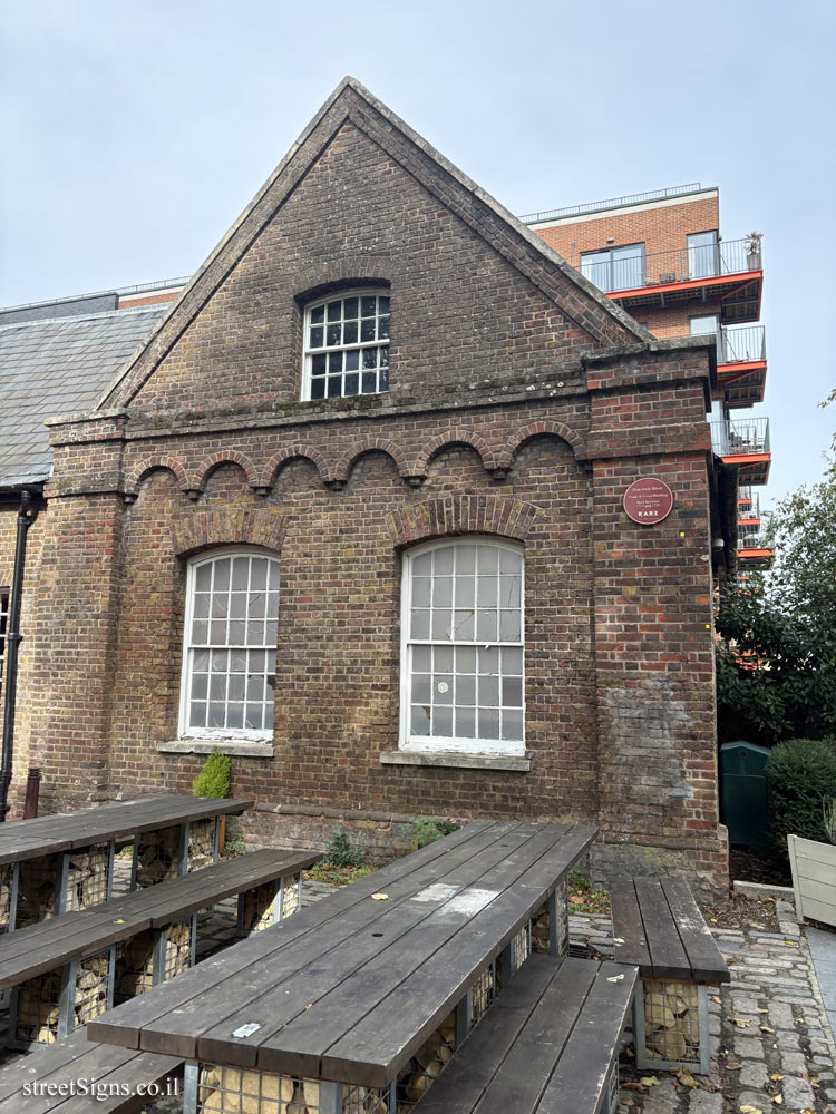 London - Royal Arsenal - Dial Arch Block - 1 No 1 St, London SE18 6GH, UK