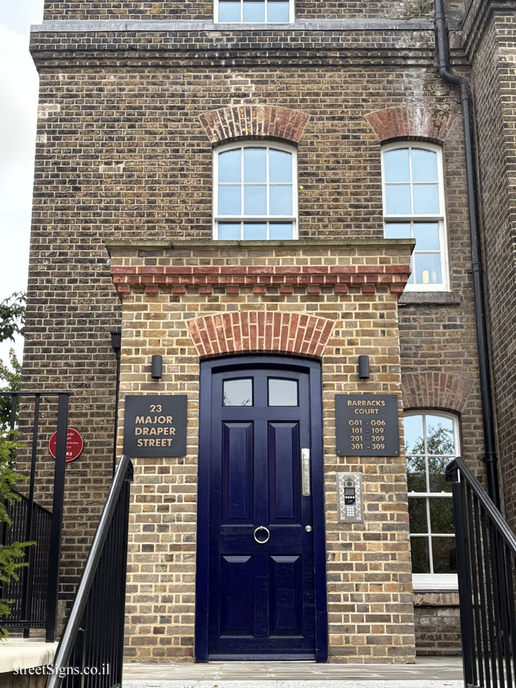 London - Royal Arsenal - Barracks Court - 23 Major Draper St, Royal Arsenal, London SE18 6ZF, UK