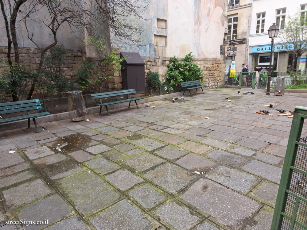 Paris - Gardens - Dog area - 2 Pl. Renée Vivien, 75003 Paris, France