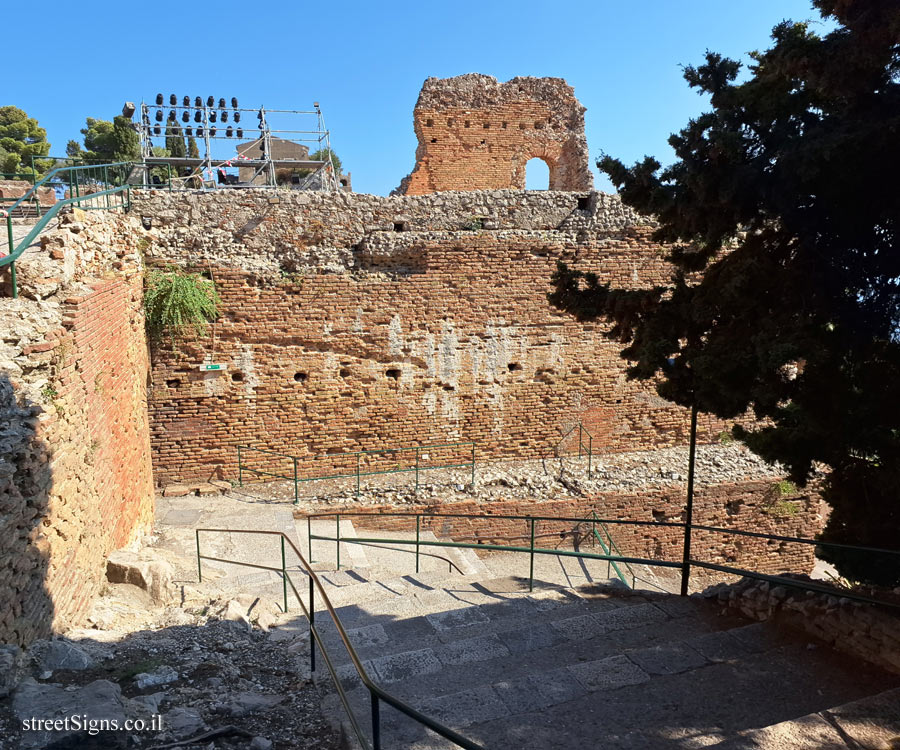 Taormina - Ancient theatre of Taormina - Via Luigi Pirandello, 59b, 98039 Taormina ME, Italy