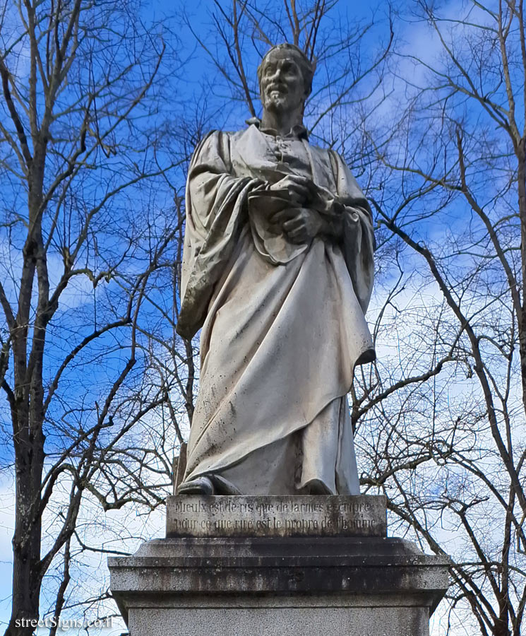 Tours - Statue of the writer and priest François Rabelais - 3 Pl. Anatole France, 37000 Tours, France