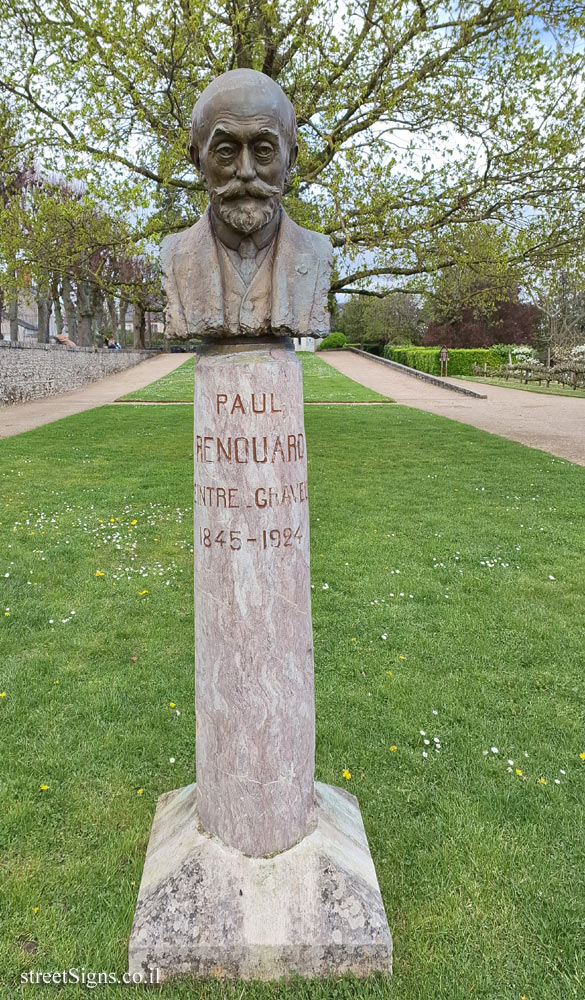 Blois - Statue commemorating the painter Charles Paul Renouard - H8QQ+R8 Blois, France