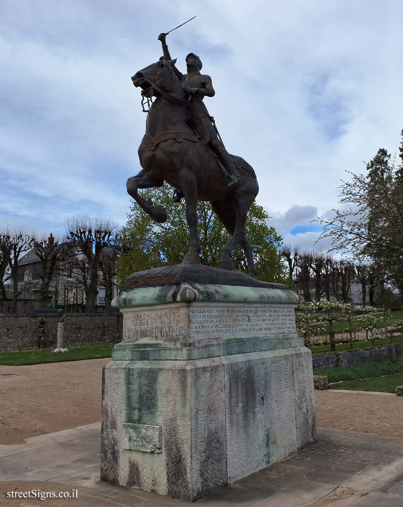 Blois - Statue of Joan of Arc - 41000 Blois, France