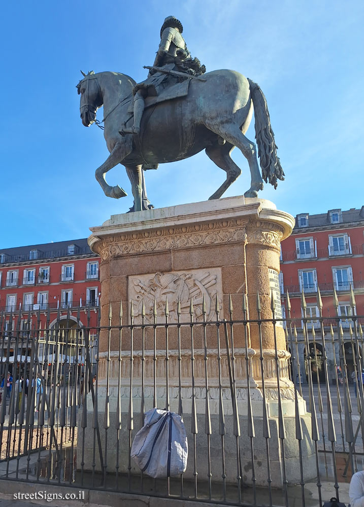 Madrid - Statue of King Philip III in Plaza Mayor - Pl. Mayor, 2-22, Centro, 28012 Madrid, Spain