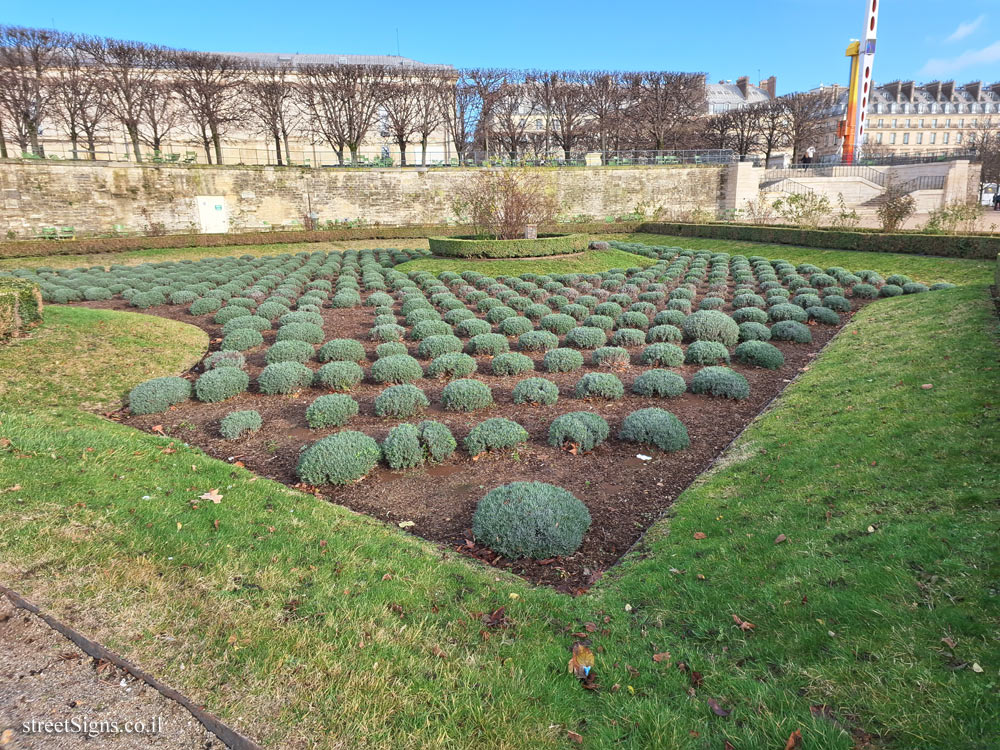 Paris - The Tuileries North Rose Gardens - Fer à Cheval, 75001 Paris, France