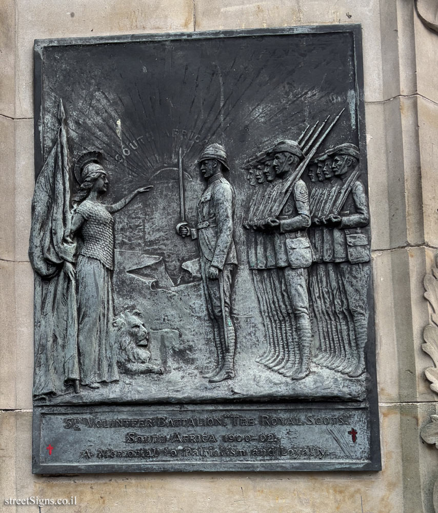 Edinburgh - Statue of Queen Victoria - 5th Volunteer Battalion. "The Royal Scots"