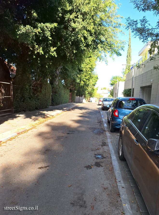 Ramat Gan - Tel Binyamin Neighbrhood - Alonim St 5, Ramat Gan, Israel
