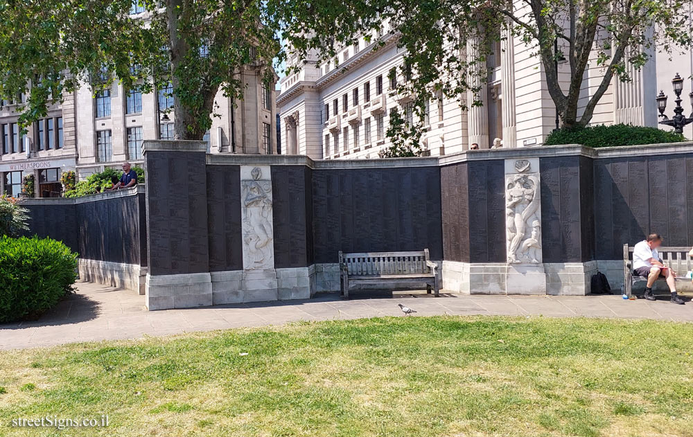 London - Tower Hill Memorial - Second World War - Fence, Seven Seas, Plaques of the Dead