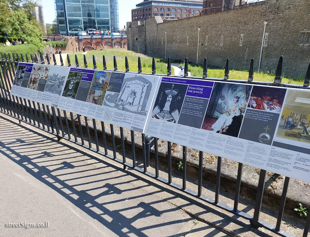 London - The Story of the Tower of London (2)