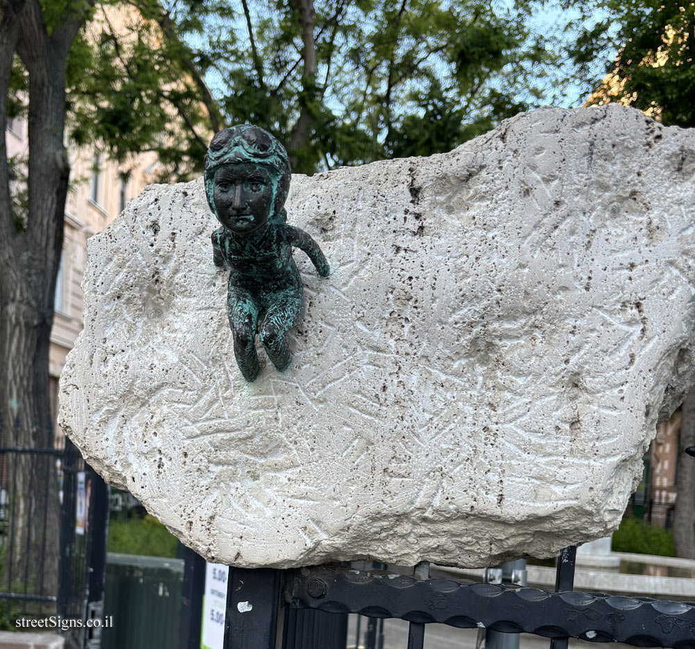 Budapest - “Hannah Szenes” - a miniature statue by Mykhailo Kolodko