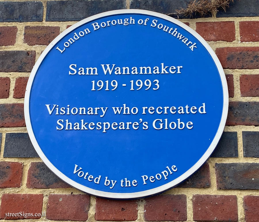 London - Commemorative plaque for actor Sam Wanamaker near Shakespeare’s Globe