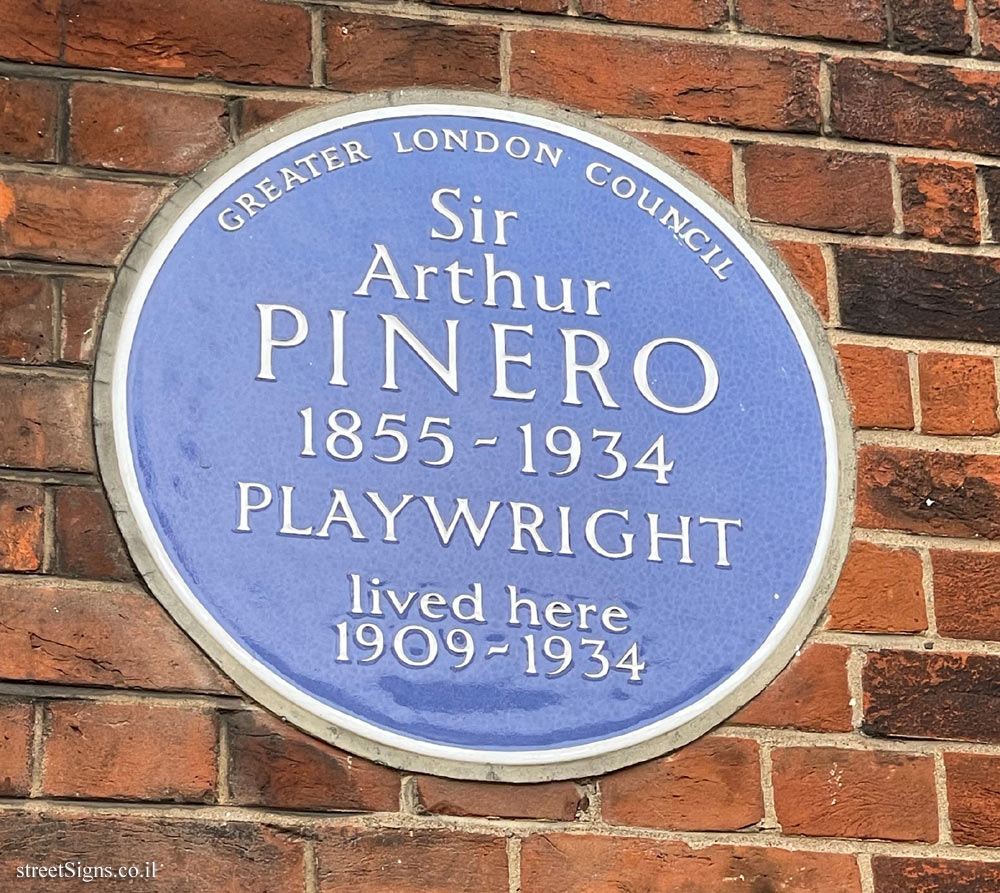 London - A memorial plaque where the playwright Arthur Wing Pinero lived