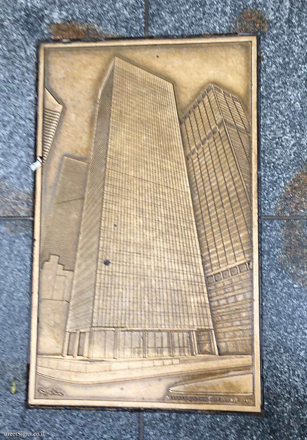 New York - Park Avenue plaques - Seagram Building
