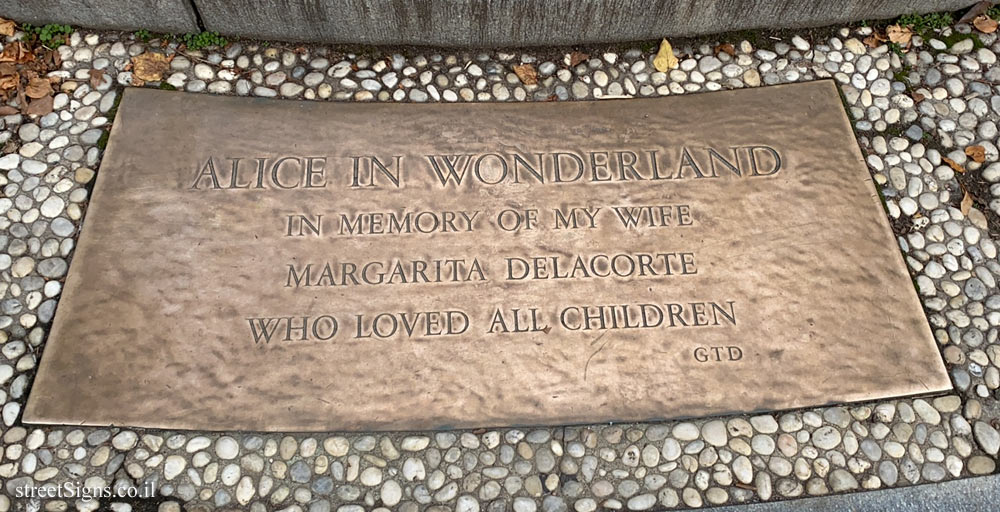 New York - Central Park - Alice in Wonderland