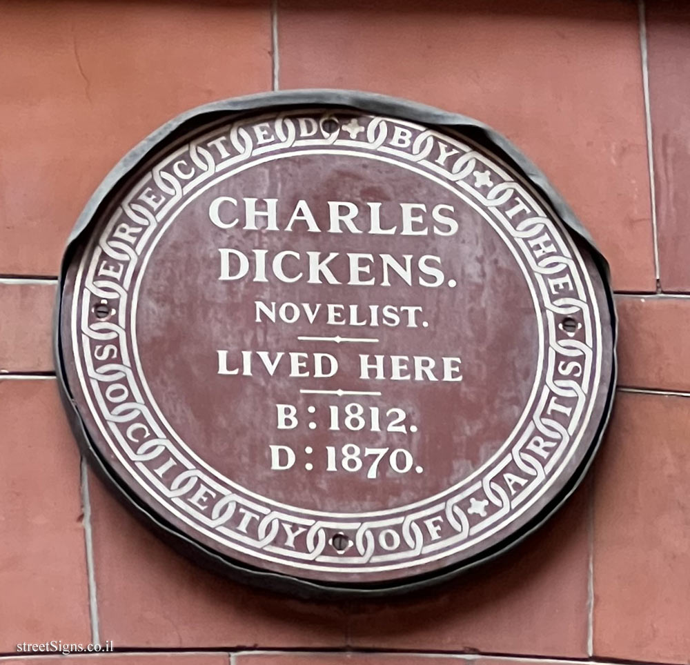 London - A plaque indicating the residence of Charles Dickens